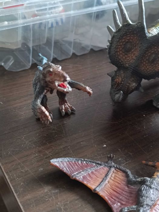 5 Dinossauros de brincar ou coleção