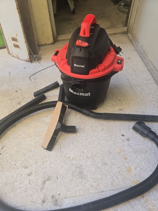 Aspirador Maxmat de 15L e 1100W