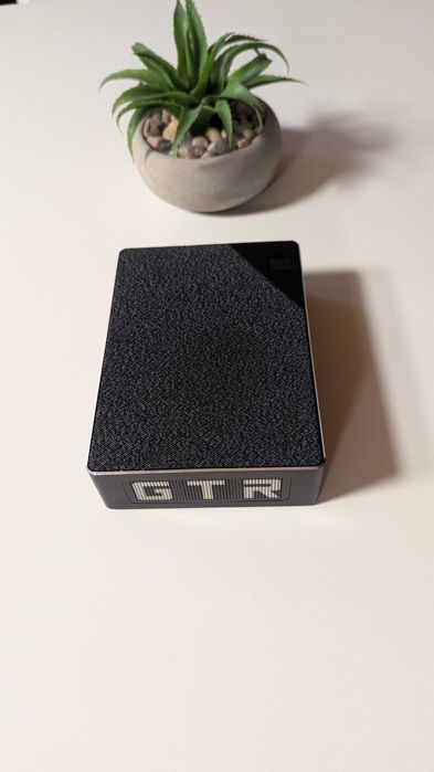 Mini komputer Beelink GTR6 - Ryzen 9 6900HX / 32 GB RAM / SSD 2 TB