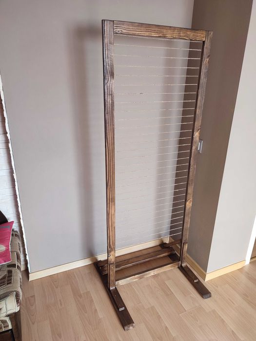 Drewniany stojak na zdjęcia - ręcznie wykonany