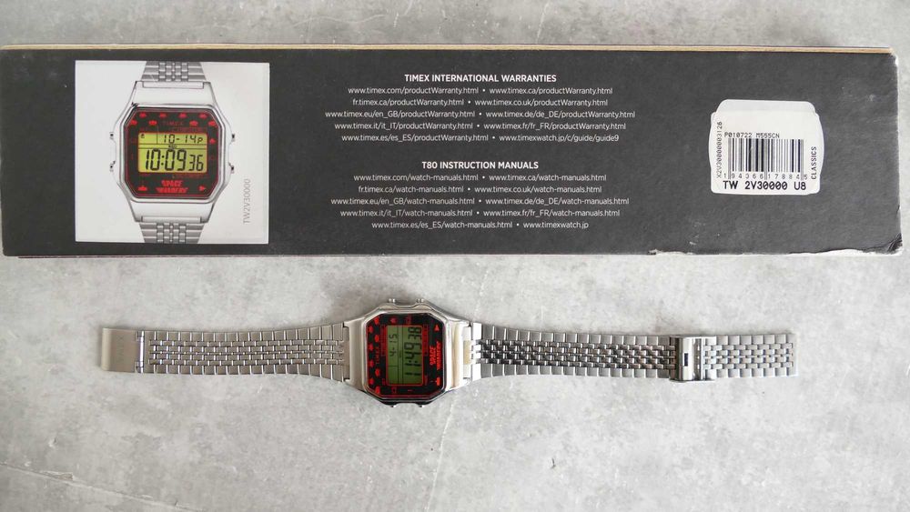 Zegarek TIMEX 80 x Space Invaders TW2V30000 srebrny