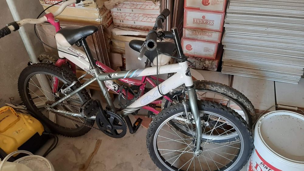 Duas Bicicletas roda 20