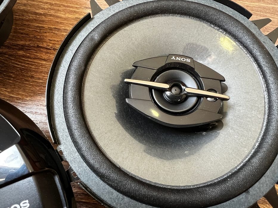 Sony XS-GT1338F — Colunas Auto 13 cm 3 Vias + Grelhas