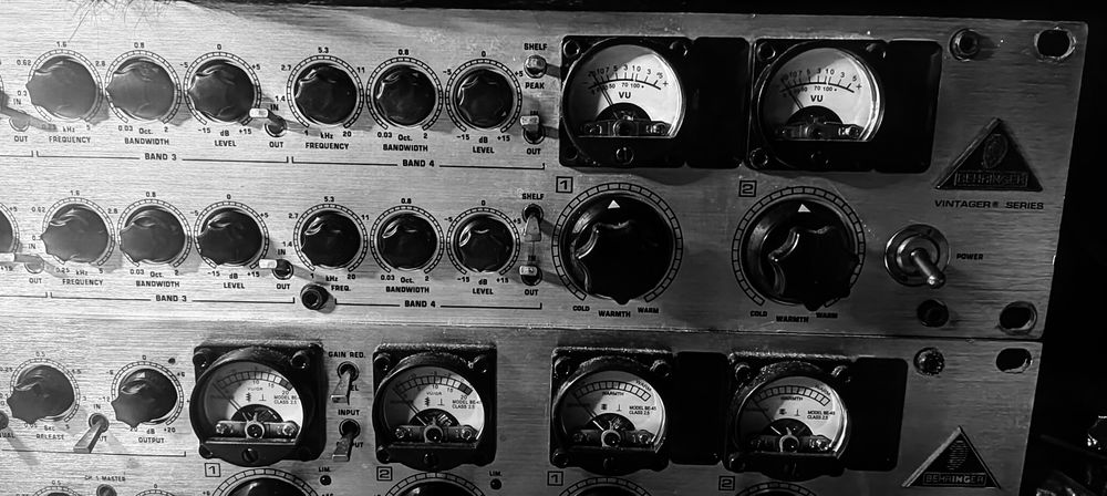 Behringer T1951 Ultra Q еквалайзер