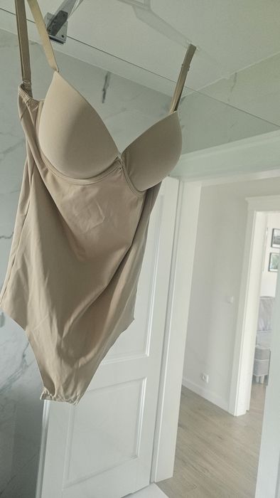 Body cieliste oysho, stanik do sukienki z odkrytymi plecami 75C