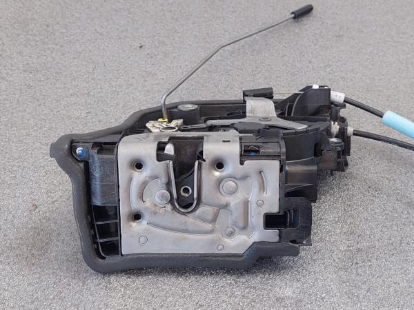 Fechadura / fecho porta frente esquerdo BMW 2 Gran Tourer (F46)