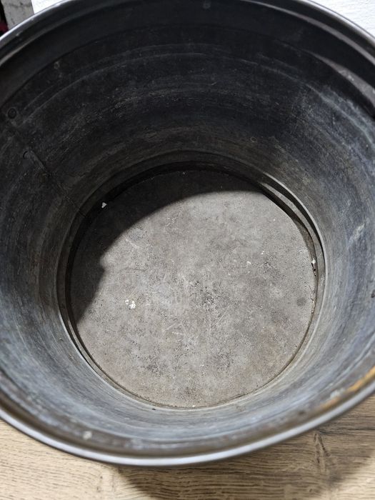 Wiadro donica z miedzi - rustykalny kwietnik do wnętrz i ogrodu osłona doniczki