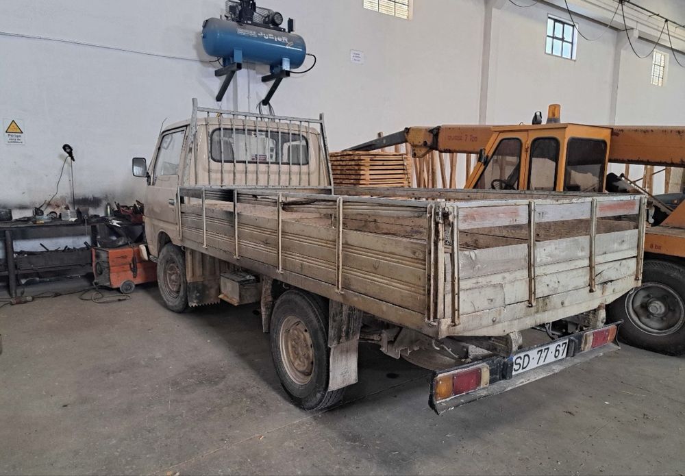 Faço serviços com carrinha