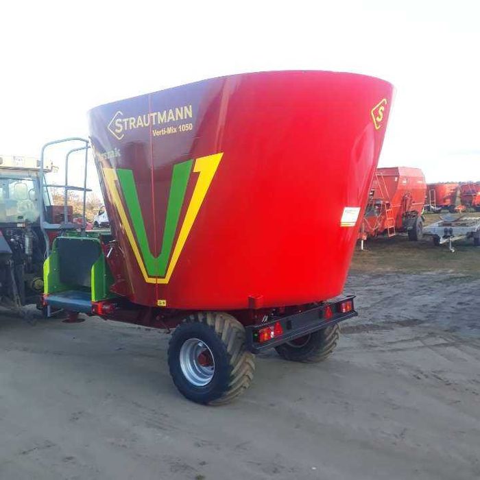 Paszowóz/wóz paszowy Strautmann 1050