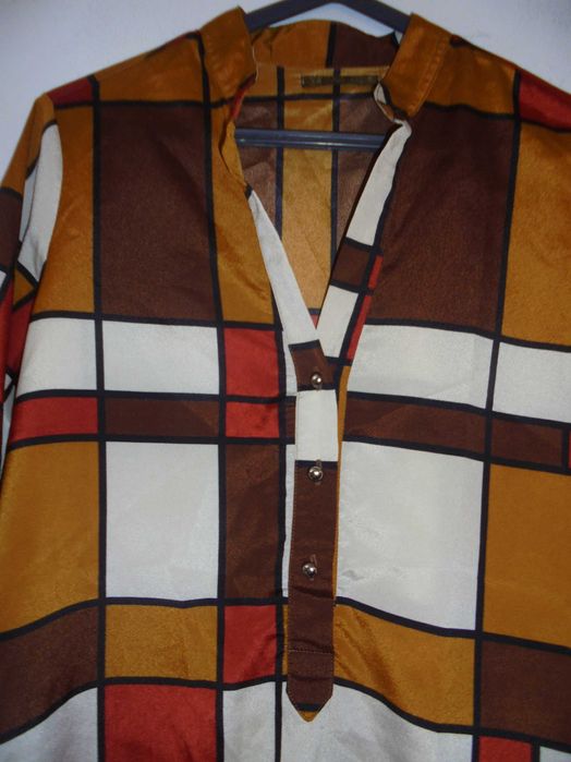 Blusa de senhora muito colorida