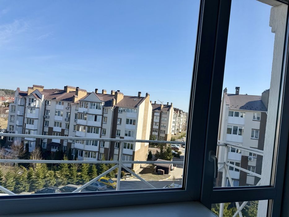 Продам. Однокімнатна 43м2 з ремонтом