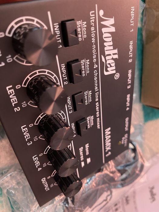 Професійний міні мікшер MouKey MAMX1 usb живлення
