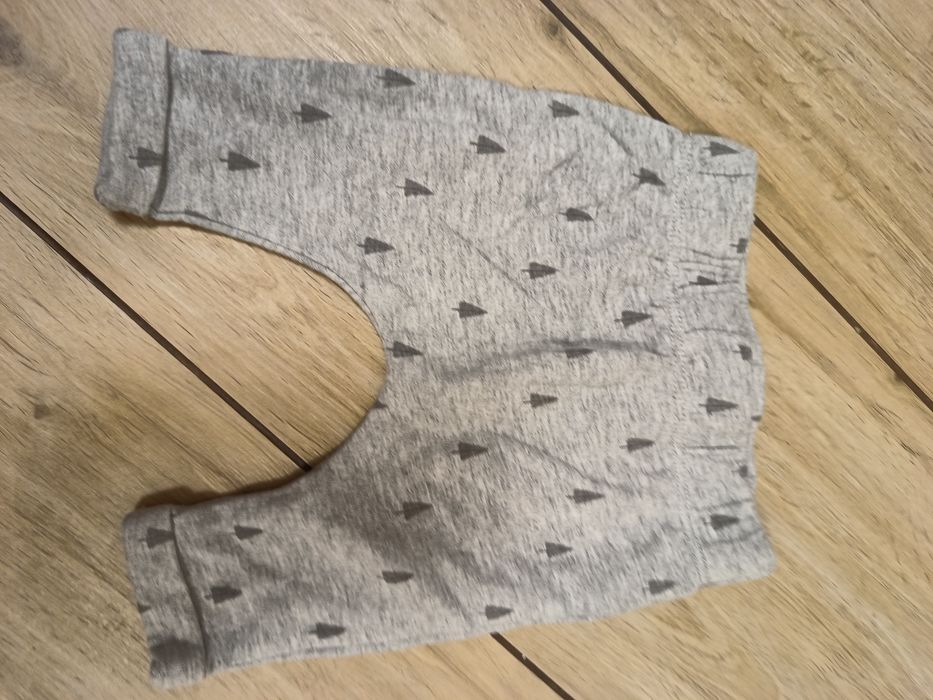 Zestaw  dla niemowlaka noworodka 56cm 3 kopertowe bluzki spodnie