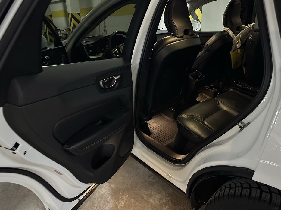 Volvo XC60 2022 Официальный