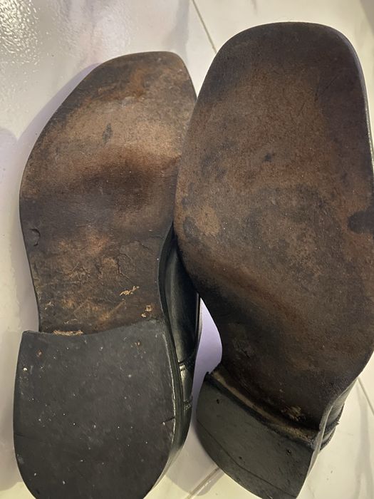 Vende-de sapatos pretos sociais de homem