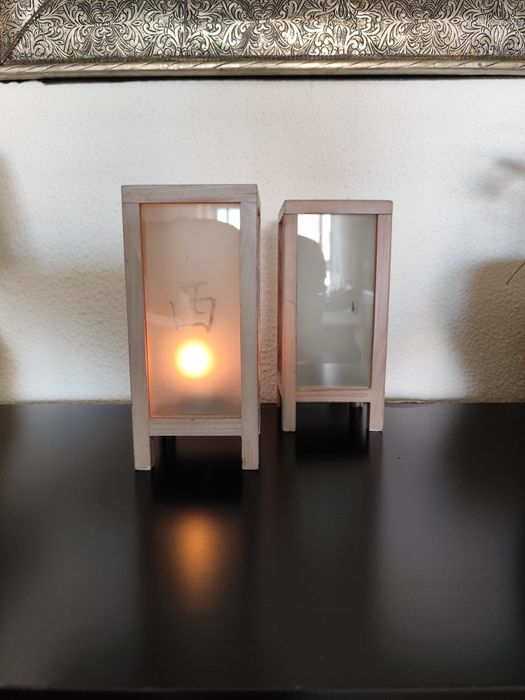 Duas lanternas orientais