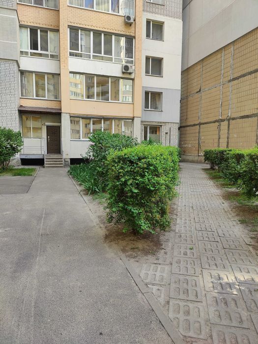 Продаж офісного приміщення з окремим входом на Митниці