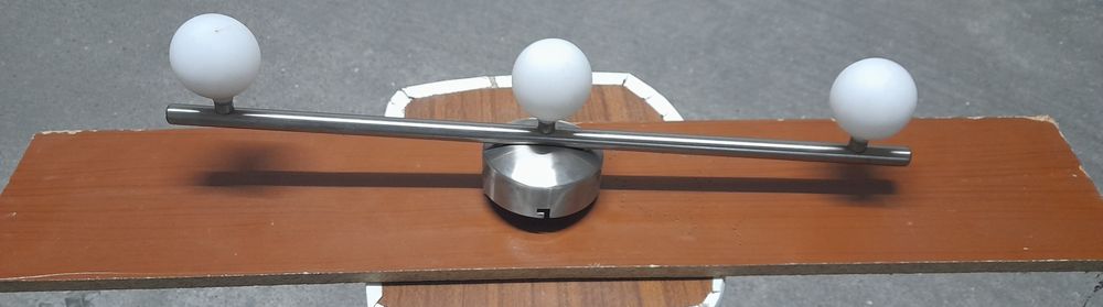 Candeeiros de teto e de secretária