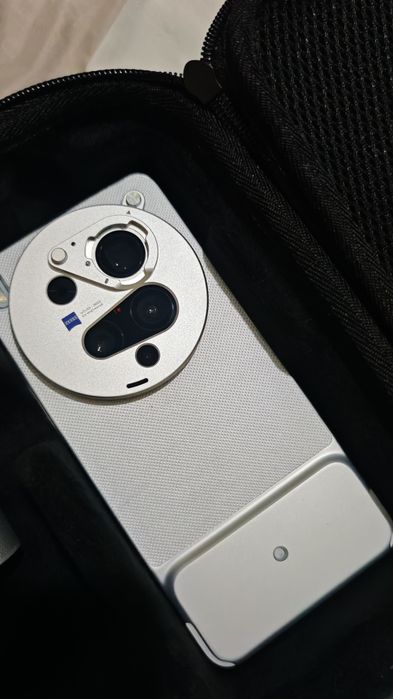Vivo x 300 ultra 12 GB RAM  sem garantia com kit