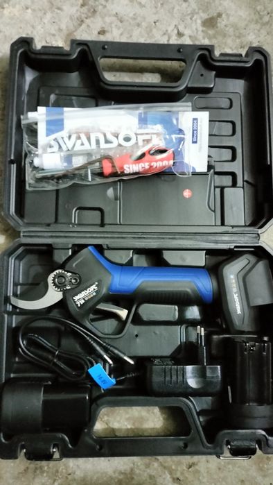 NOWY Sekator elektryczny, sad, jabłoń, krzewy swansoft 718, 8608A