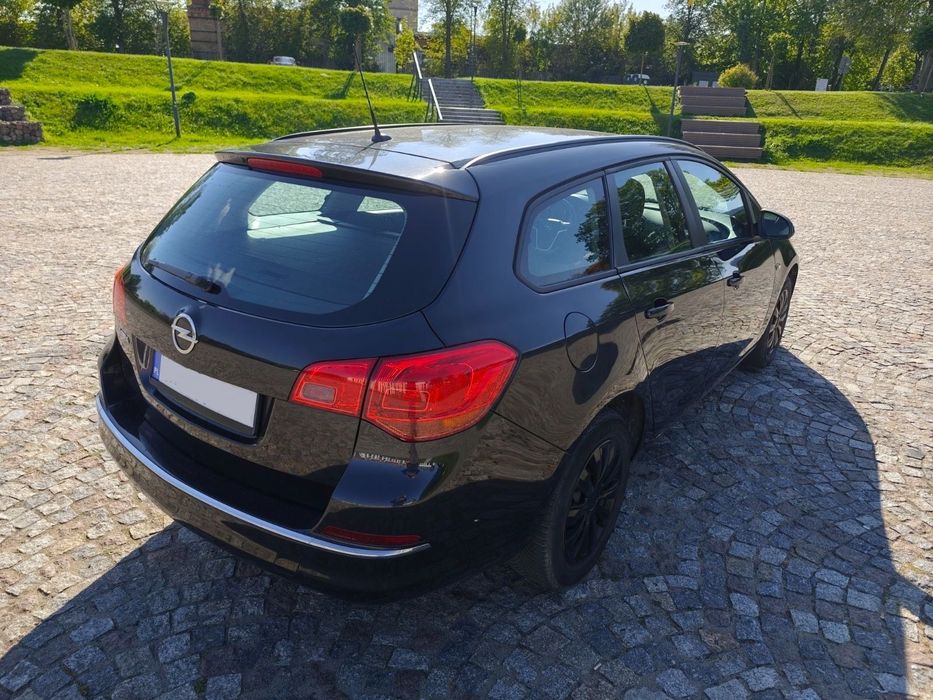 Opel Astra Kombi 2014