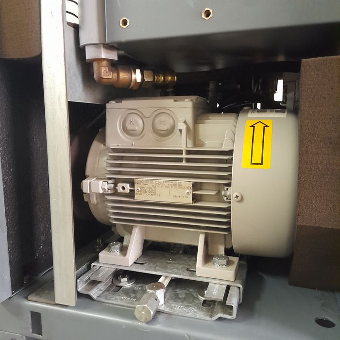 Sprężarka śrubowa Atlas Copco GX2 + zbiornik 200L 7.5bar