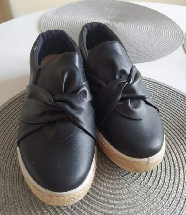 Czarne buty roz. 38 botki jak nowe slippery