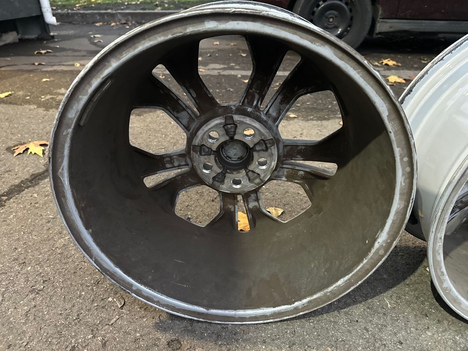 Оригінальні диски Land Rover 18” з датчиками TPMS