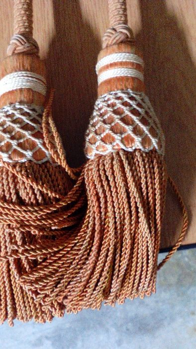 Bengalas em madeira / Tecido para cortinados