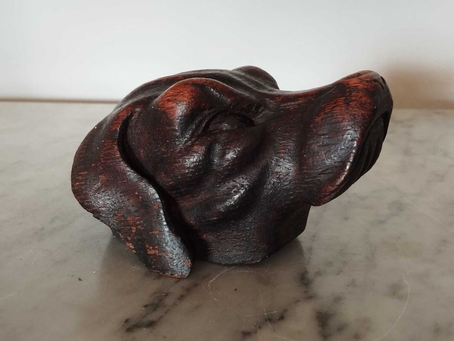 Cabeças de Animais em Madeira Esculpida