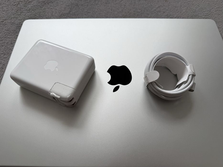 MacBook Pro 16” M5 Pro 24 GB / 1 TB