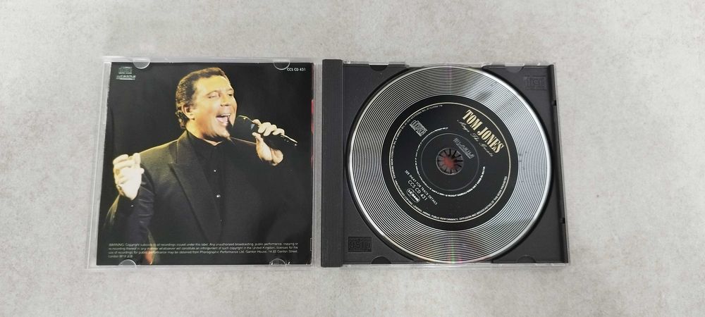 Tom Jones Sings The Greats