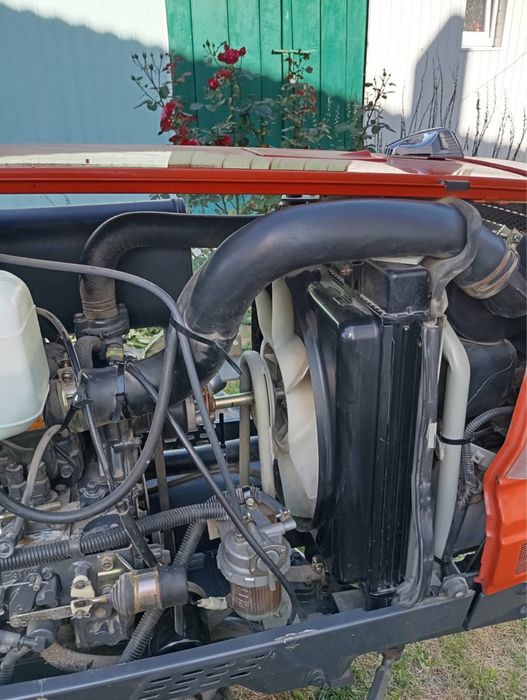 В ціну входить трактор Kubota GL-19, плуг, косарка та фриза