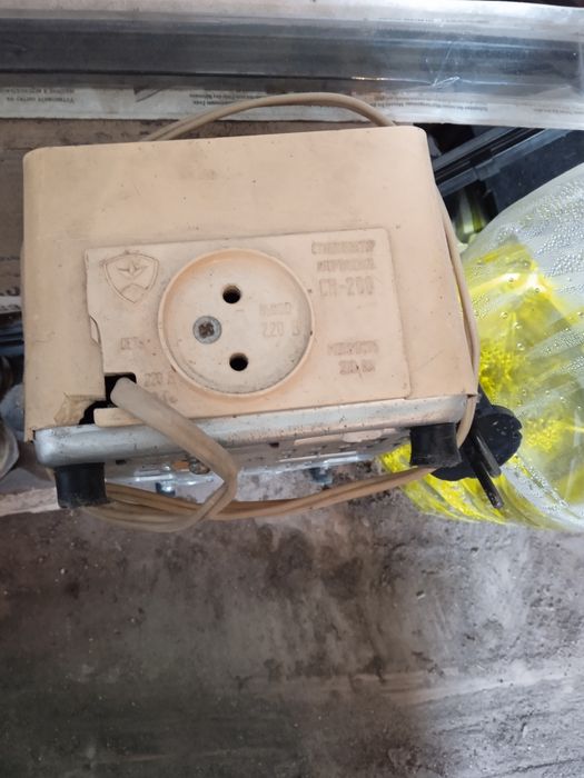 Стабилизатор напряжения