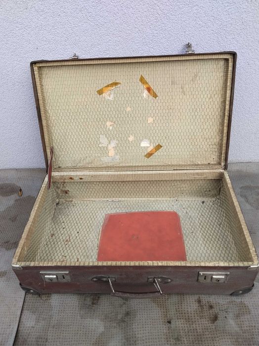 Stara walizka PRL , Vintage 55 x 33 x 15 cm.  25 litrów
