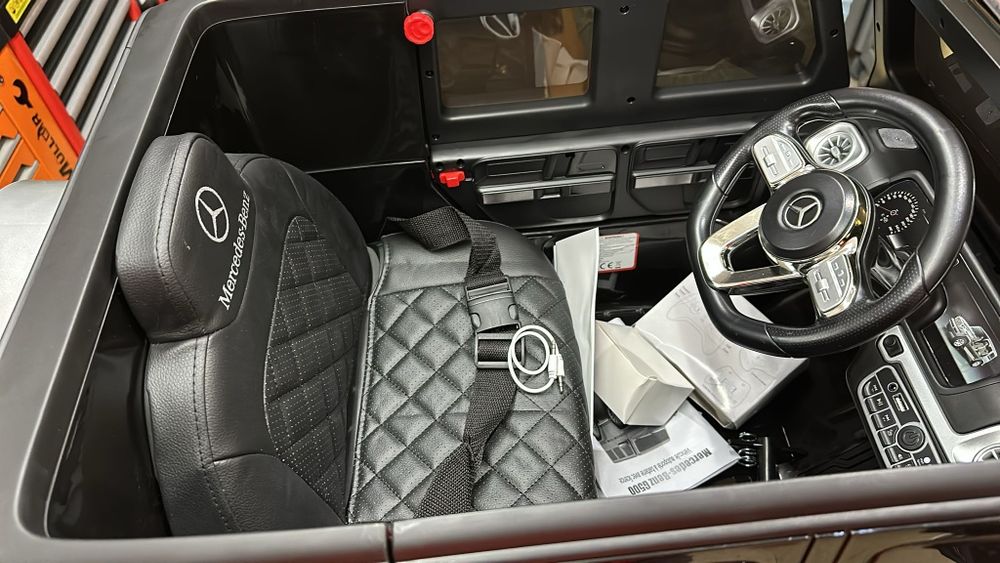 Mercedes G-Wagon carrinho criança