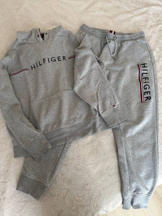 Спортивний костюм Tommy Hilfiger, розмір М