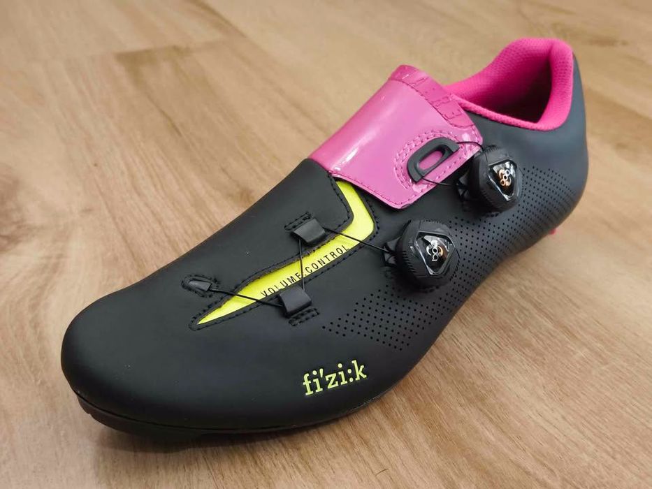 Sapatos de estrada Fizik Aria R3 Carbon "NOVOS"