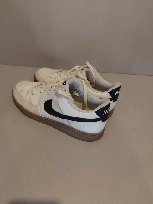 Sapatilhas Nike Court Vision Low – Bege/Preto - 44
