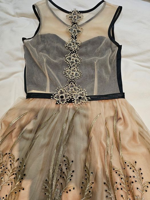 Vestido de cerimónia ,peça única em tons de dourado