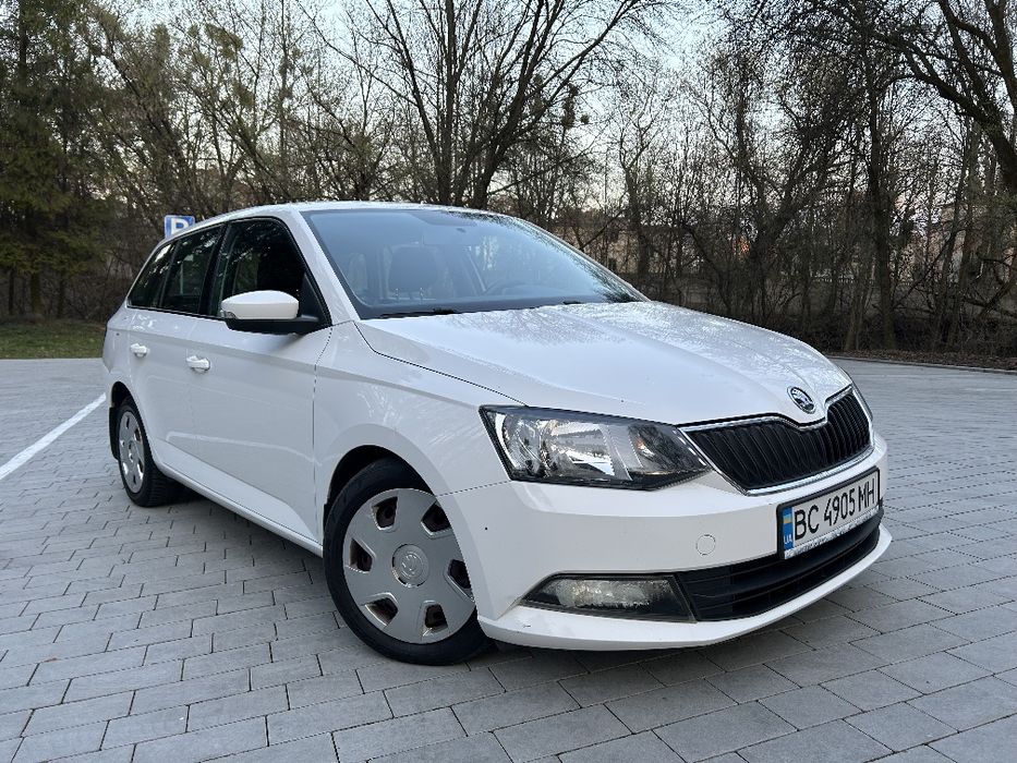 Продам skoda fabia 2015