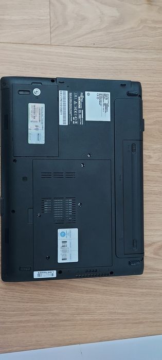Laptop Fuijtsu Smimens Esprimo 3 GB RAM  Intel Duo Core 1,46 MHz