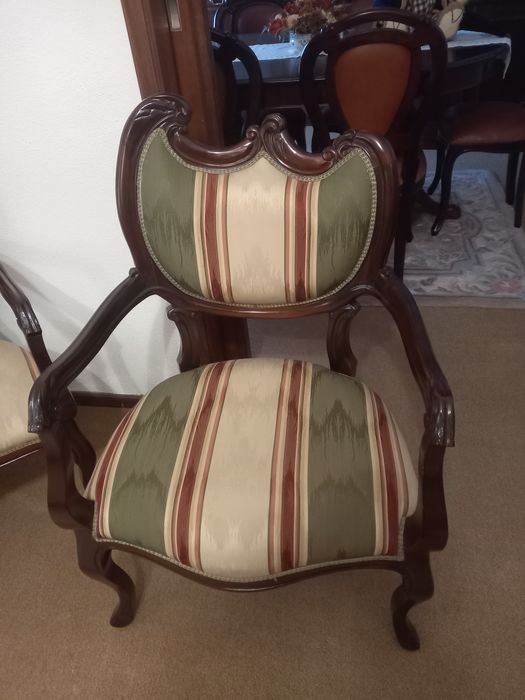 Terno de cadeiroes como novo