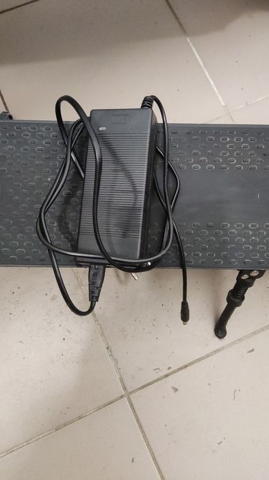 Електросамокат Giant