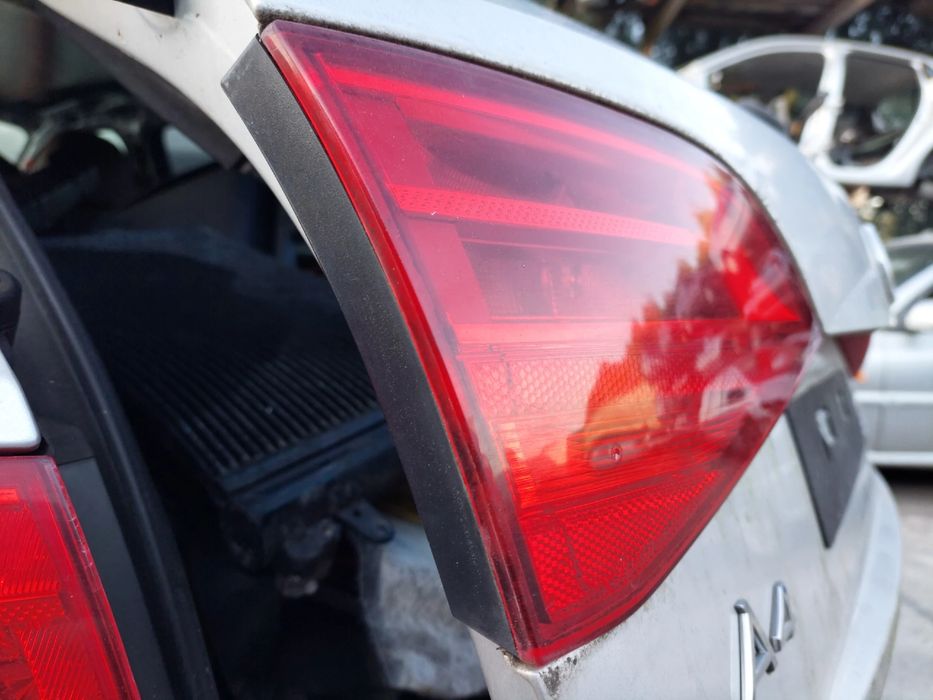 Farolim da mala esquerdo AUDI A4 Avant (8K5, B8)