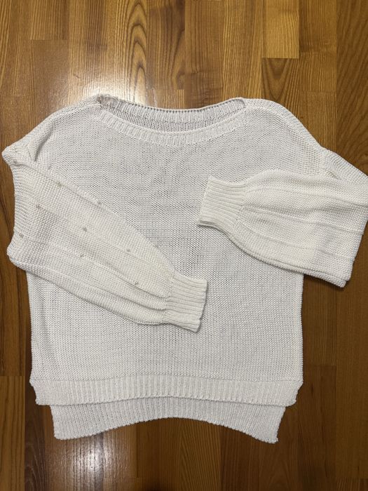 Sweter bufiaste rękawy z gperłami na rękawie Taranko