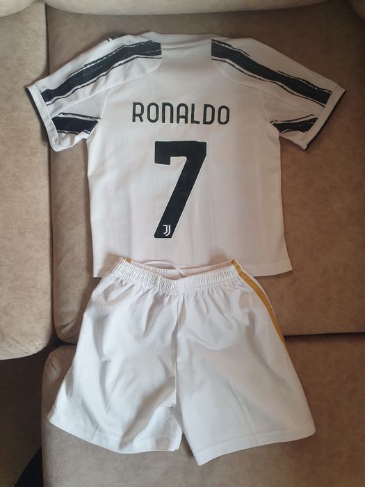 Дитяча футбольна форма.