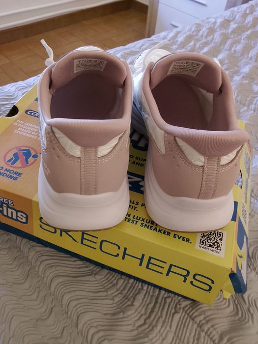 Tênis novos SKECHERS