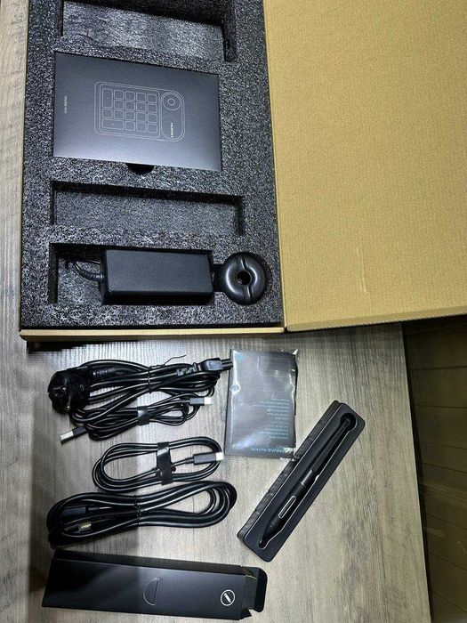 Huion Kamvas  Pro 24 (4K)