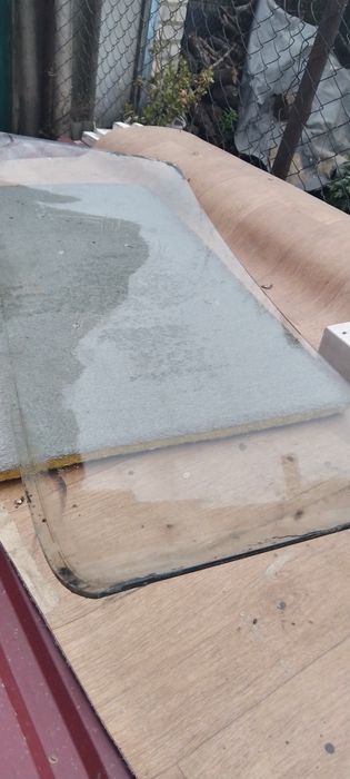 Продам заднее стекло классика ВАЗ